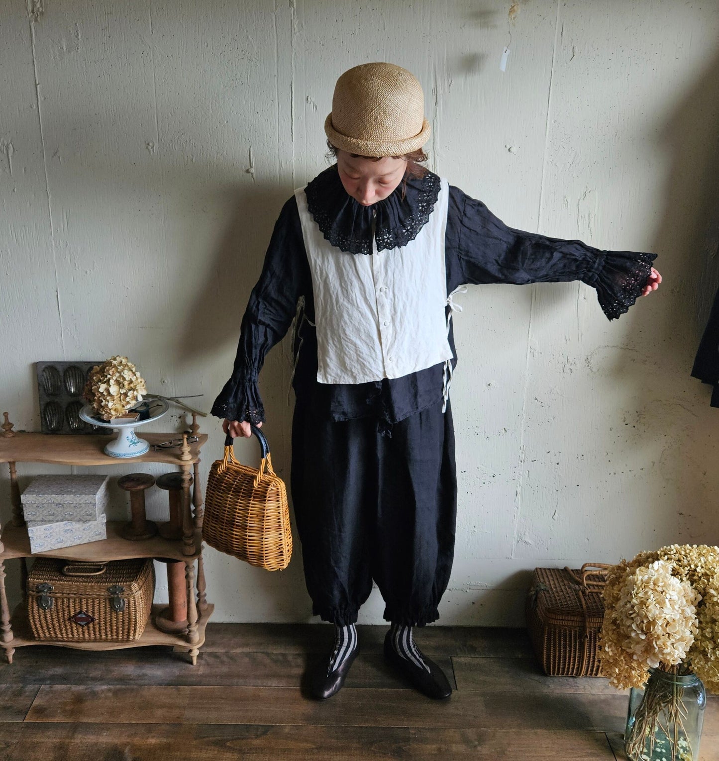 《Noir Black》Antique Lace Blouse  アンティークレースブラウス　gauze