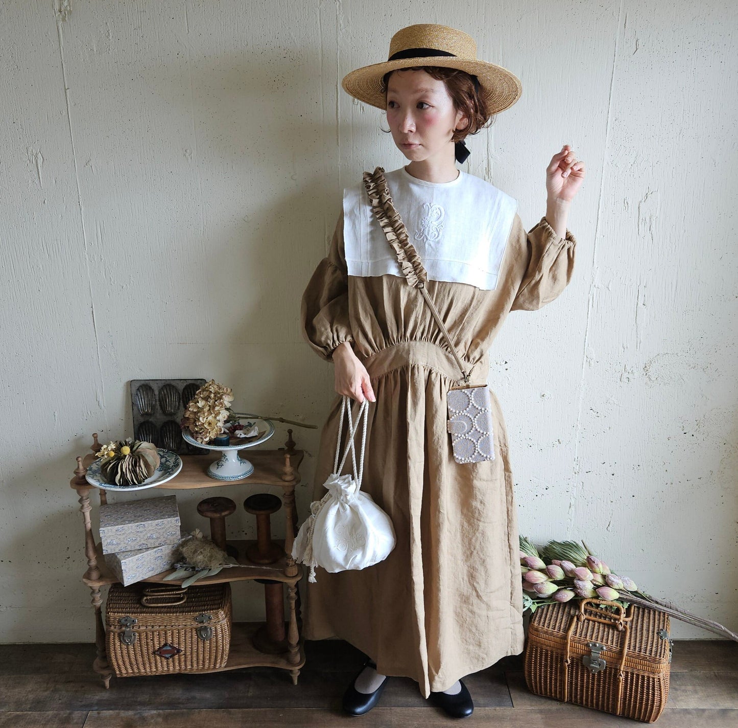 【Ecru White】モノグラム刺繍マシュマロバッグ　エクリュホワイト　embroidery mashumallow bag pouch