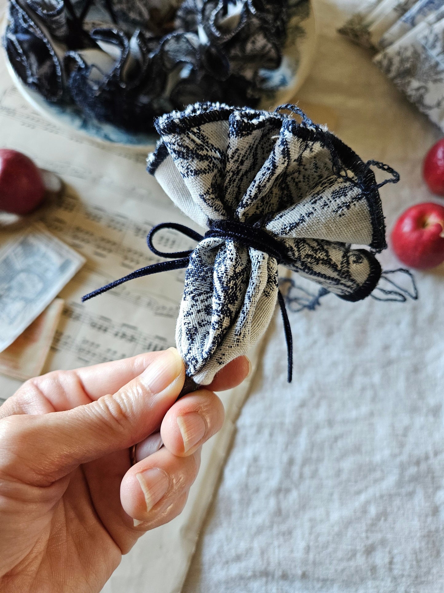 トワルドジュイ のオマモリネックレス  french goblin toile de jouy  omamori necklace