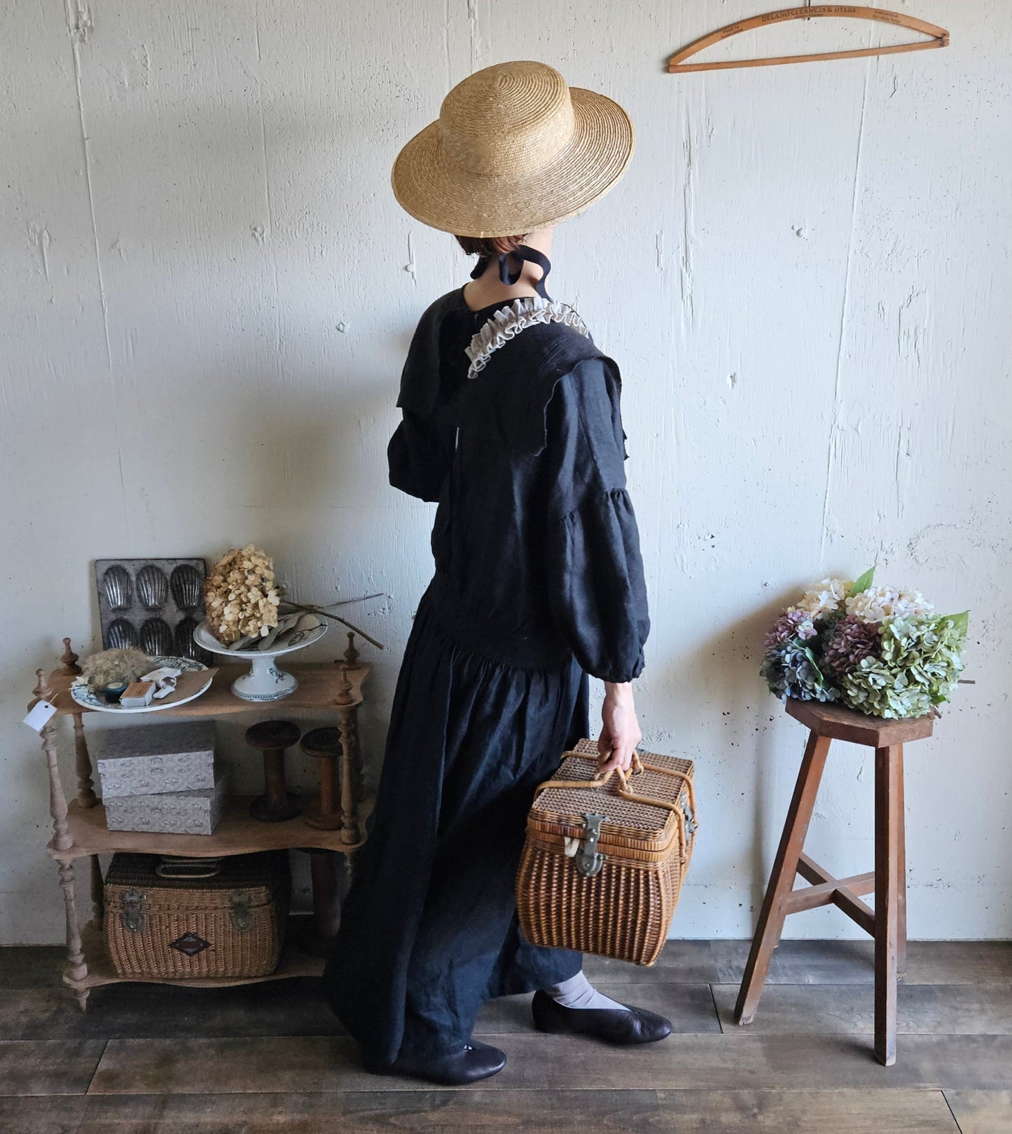 【Kinari natural】キナリナチュラル　ハナビラフリルのスマホショルダー Hanabira frill smart phone accessory
