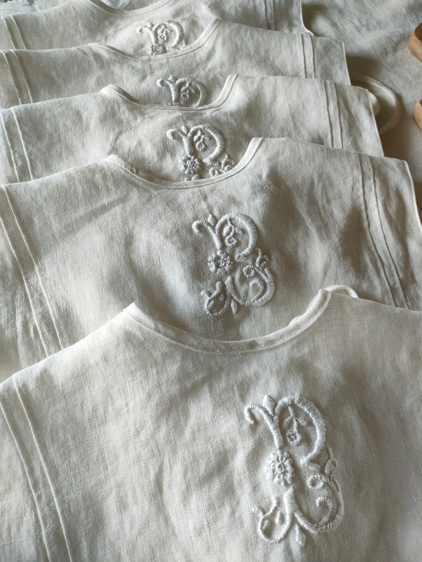 Embroidery Linen collar モノグラム刺繍のリネンつけ襟　手刺繍フランスアンティーク　リネン　つけ襟　
