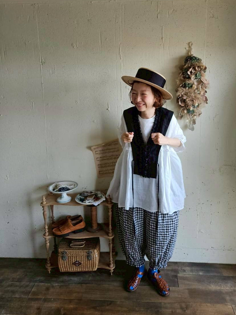【送料半額】ハナビラフリルのつけ襟　black　hanabira frilled collar