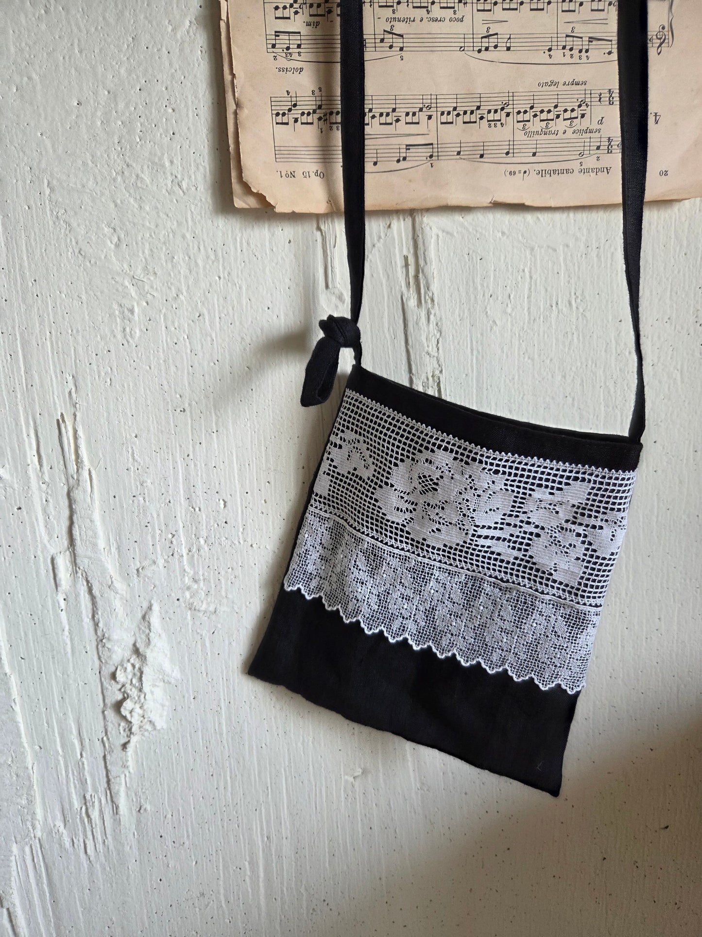 アンティークなレースのミニポシェット　スマホポーチantique lace smart phone accessories