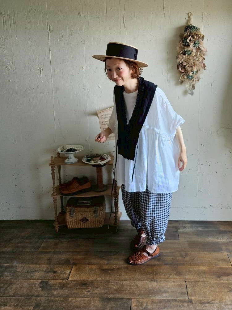【送料半額】ハナビラフリルのつけ襟　black　hanabira frilled collar