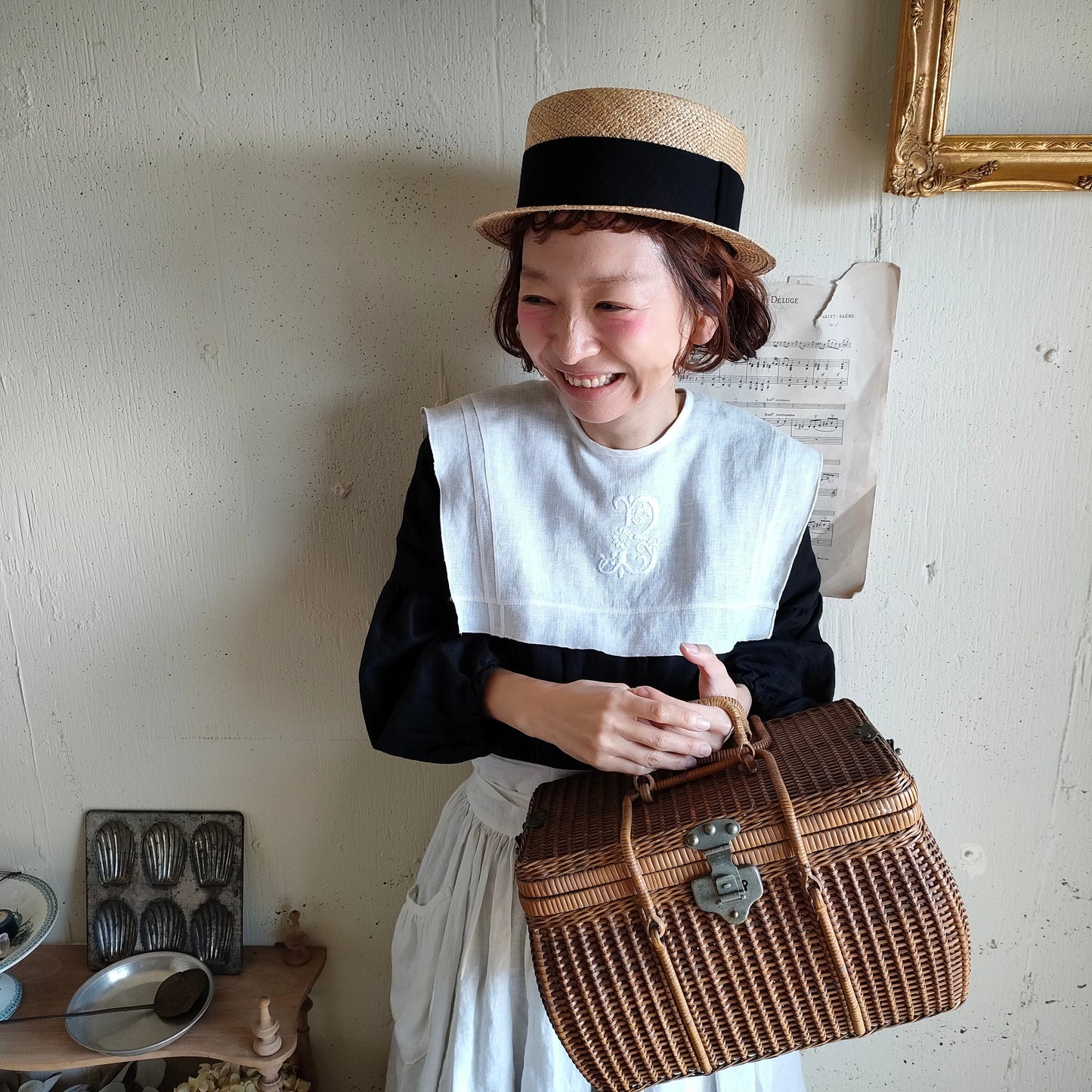 Embroidery Linen collar モノグラム刺繍のリネンつけ襟　手刺繍フランスアンティーク　リネン　つけ襟　