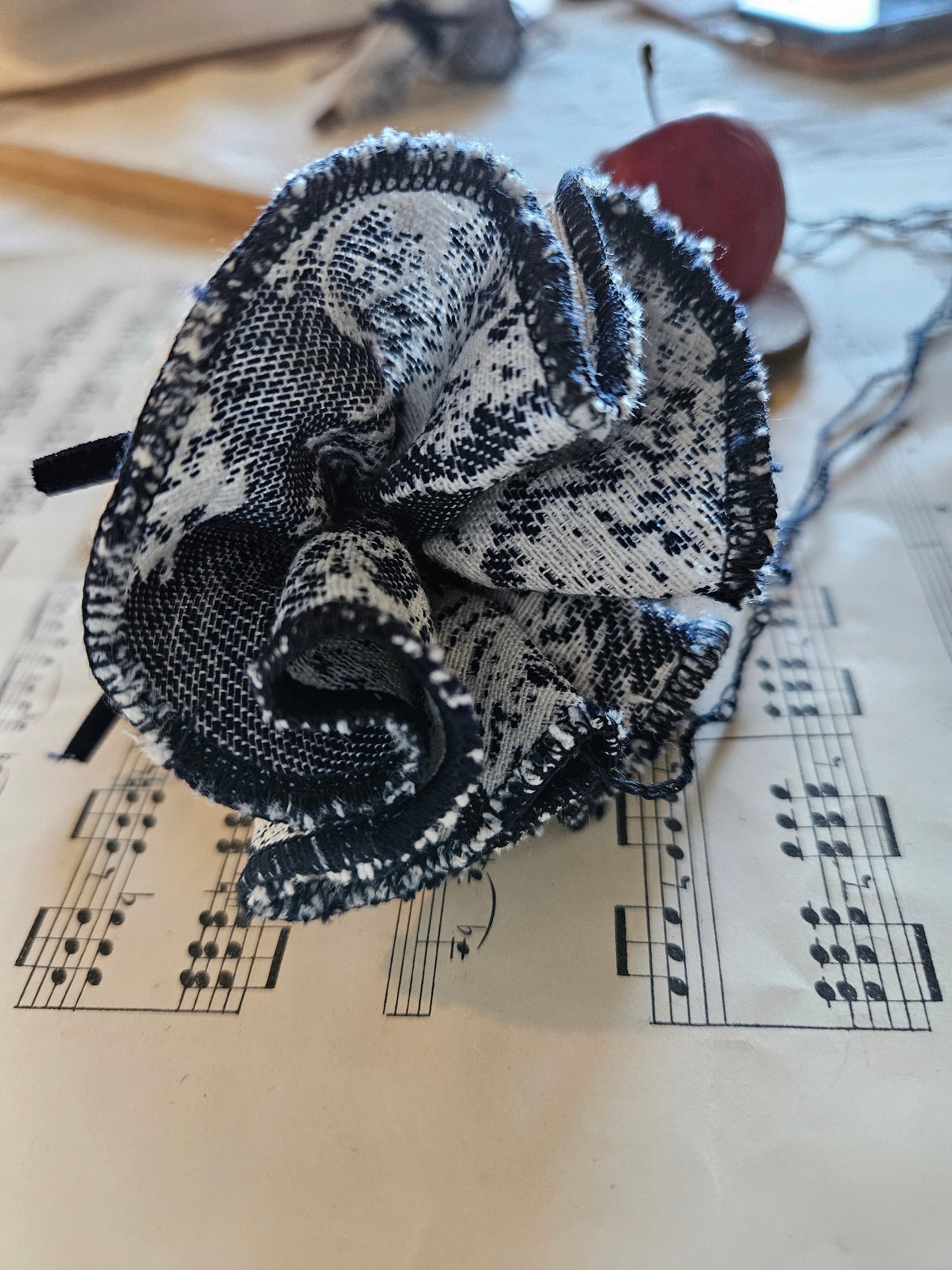 トワルドジュイ のオマモリネックレス  french goblin toile de jouy  omamori necklace