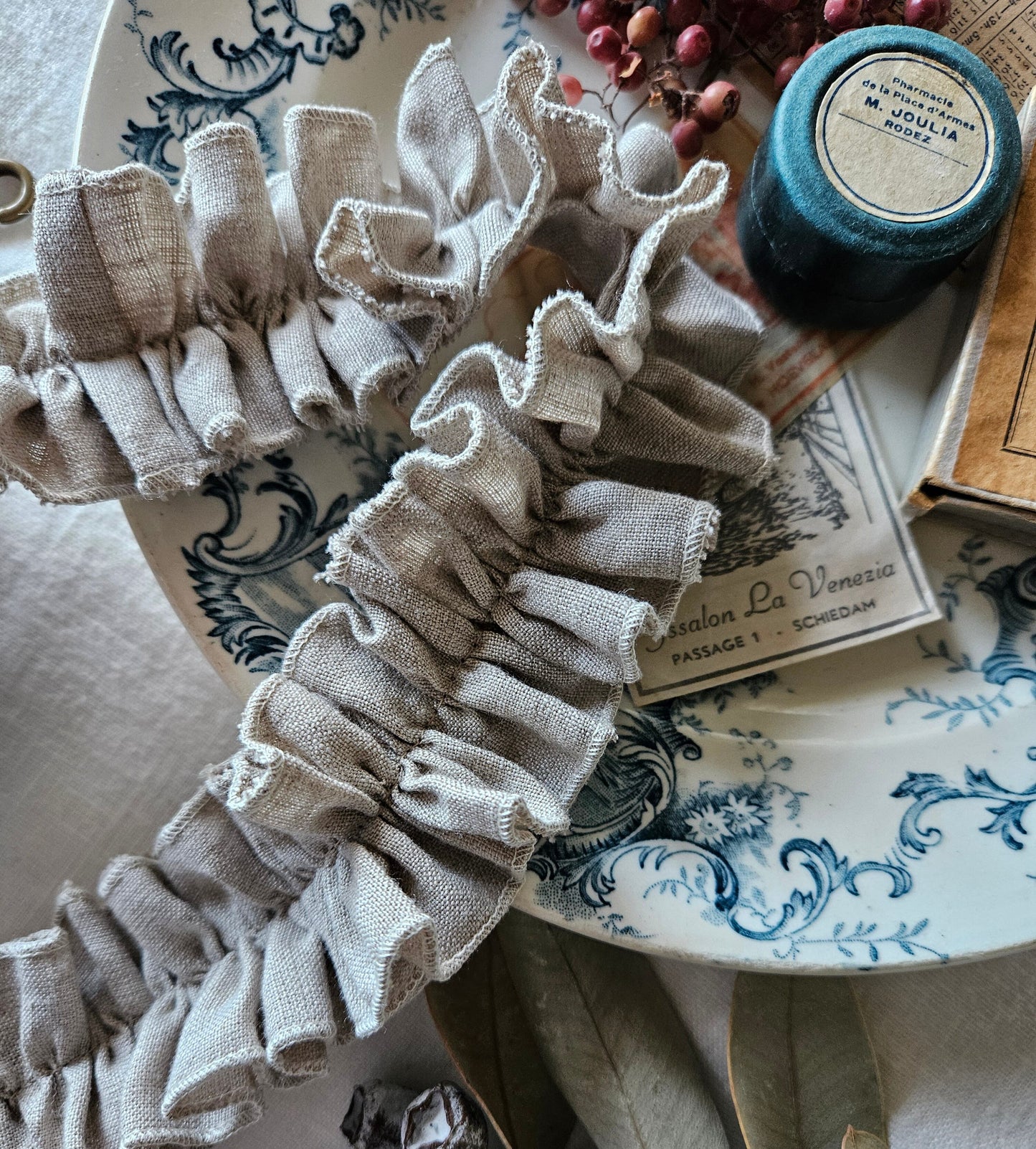 【Kinari natural】キナリナチュラル　ハナビラフリルのスマホショルダー Hanabira frill smart phone accessory