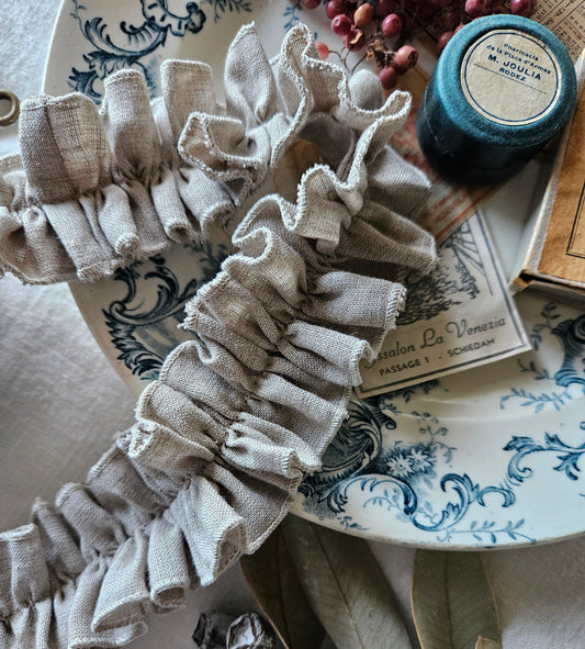 【Kinari natural】キナリナチュラル　ハナビラフリルのスマホショルダー Hanabira frill smart phone accessory