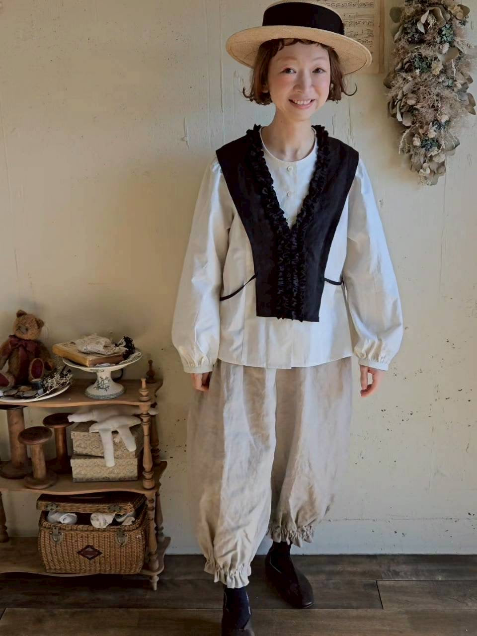 【送料半額】ハナビラフリルのつけ襟　black　hanabira frilled collar