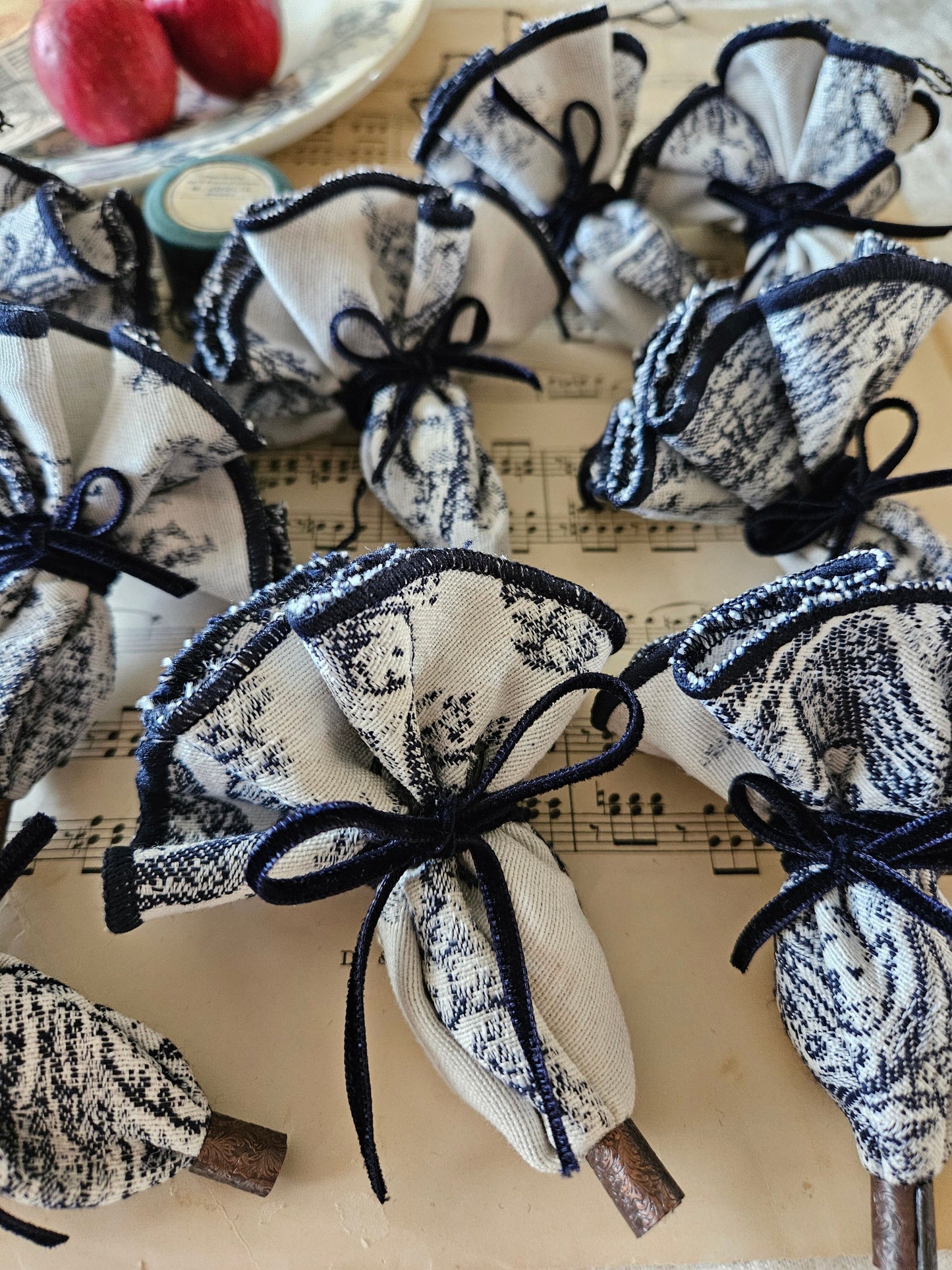 トワルドジュイ のオマモリネックレス  french goblin toile de jouy  omamori necklace