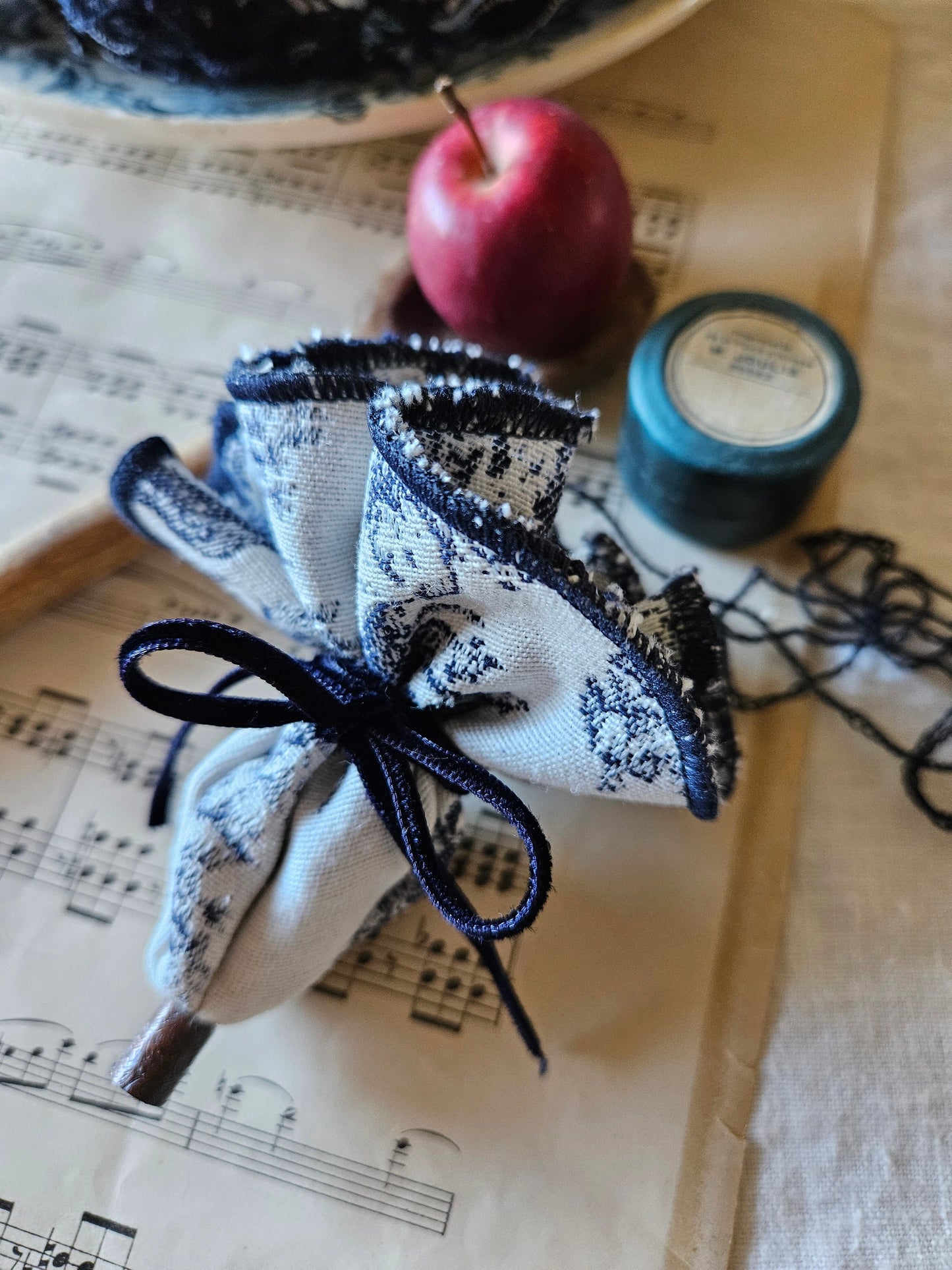 トワルドジュイ のオマモリネックレス  french goblin toile de jouy  omamori necklace