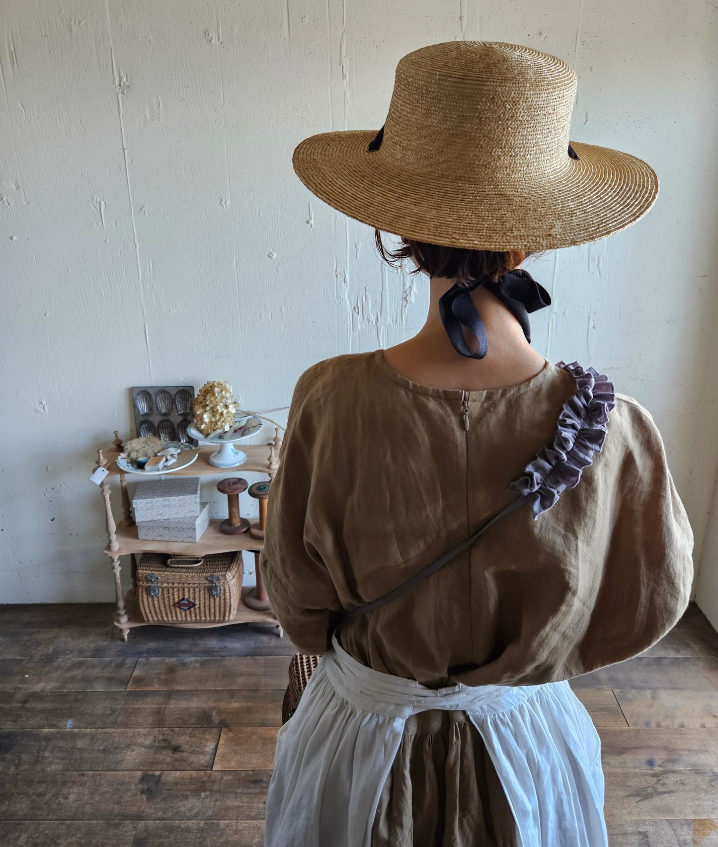 【Ash lavender】アッシュラベンダー　ハナビラフリルのスマホショルダー Hanabira frill smart phone accessory