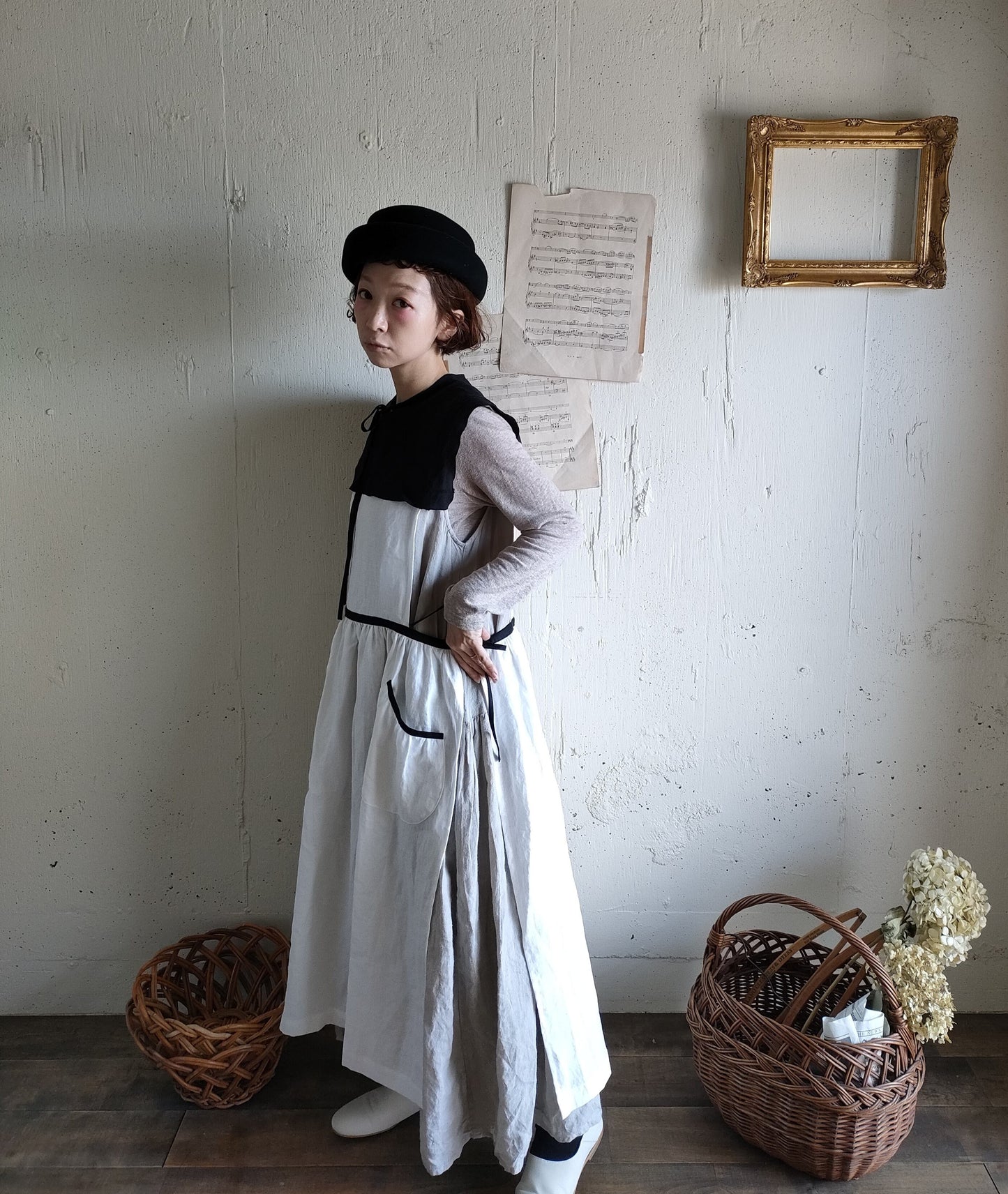 1st Anniversary《限定》パイピングエプロン　フレンチリネン　エプロンワンピース　リネンエプロンワンピース　タブリエワンピース