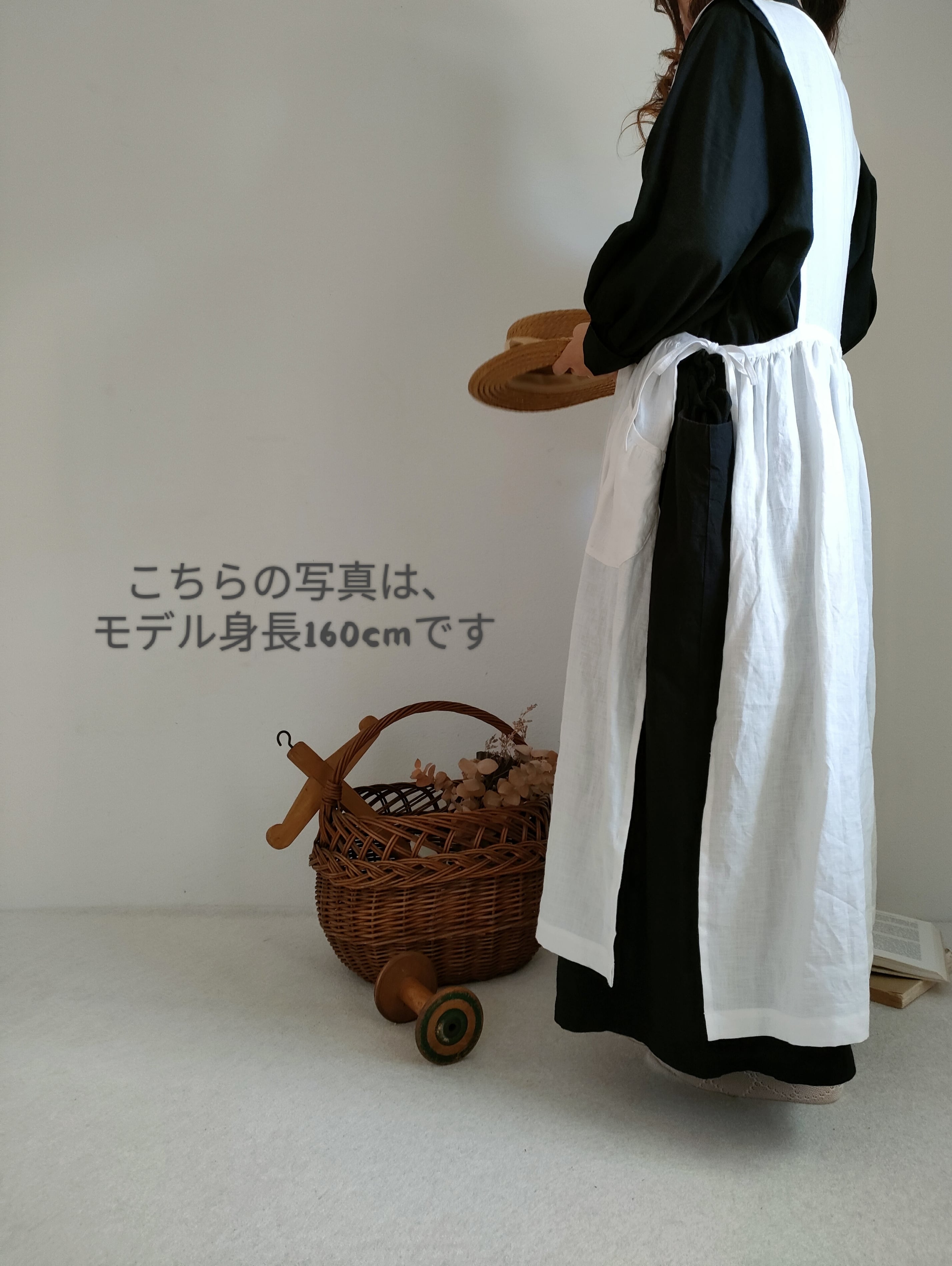 Ecru White フレンチリネン サイドリボンのエプロンワンピース