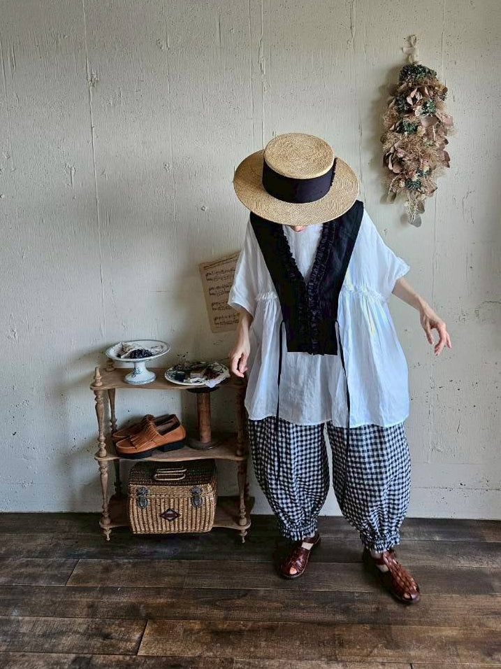 【送料半額】ハナビラフリルのつけ襟　black　hanabira frilled collar