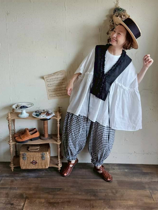 【送料半額】ハナビラフリルのつけ襟　black　hanabira frilled collar
