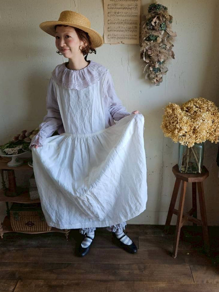 【Ecru white】エアリーエプロンワンピース　Airy side ribbon apron one-piece