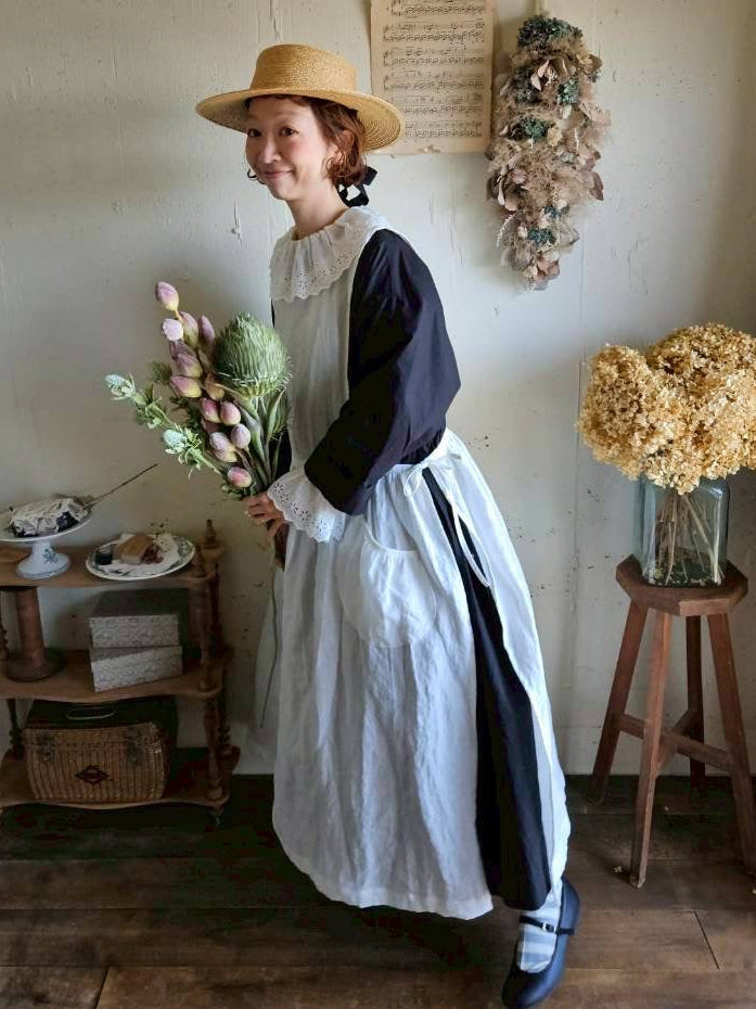 【Ecru white】エアリーエプロンワンピース　Airy side ribbon apron one-piece