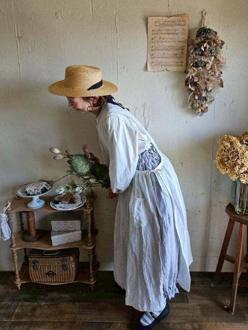 【Ecru white】エアリーエプロンワンピース　Airy side ribbon apron one-piece