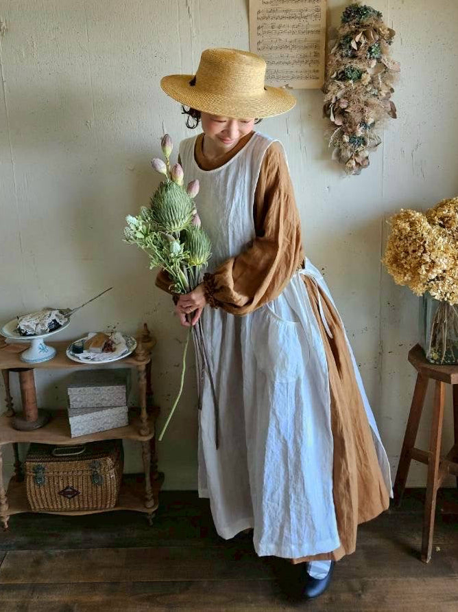 【Ecru white】エアリーエプロンワンピース　Airy side ribbon apron one-piece