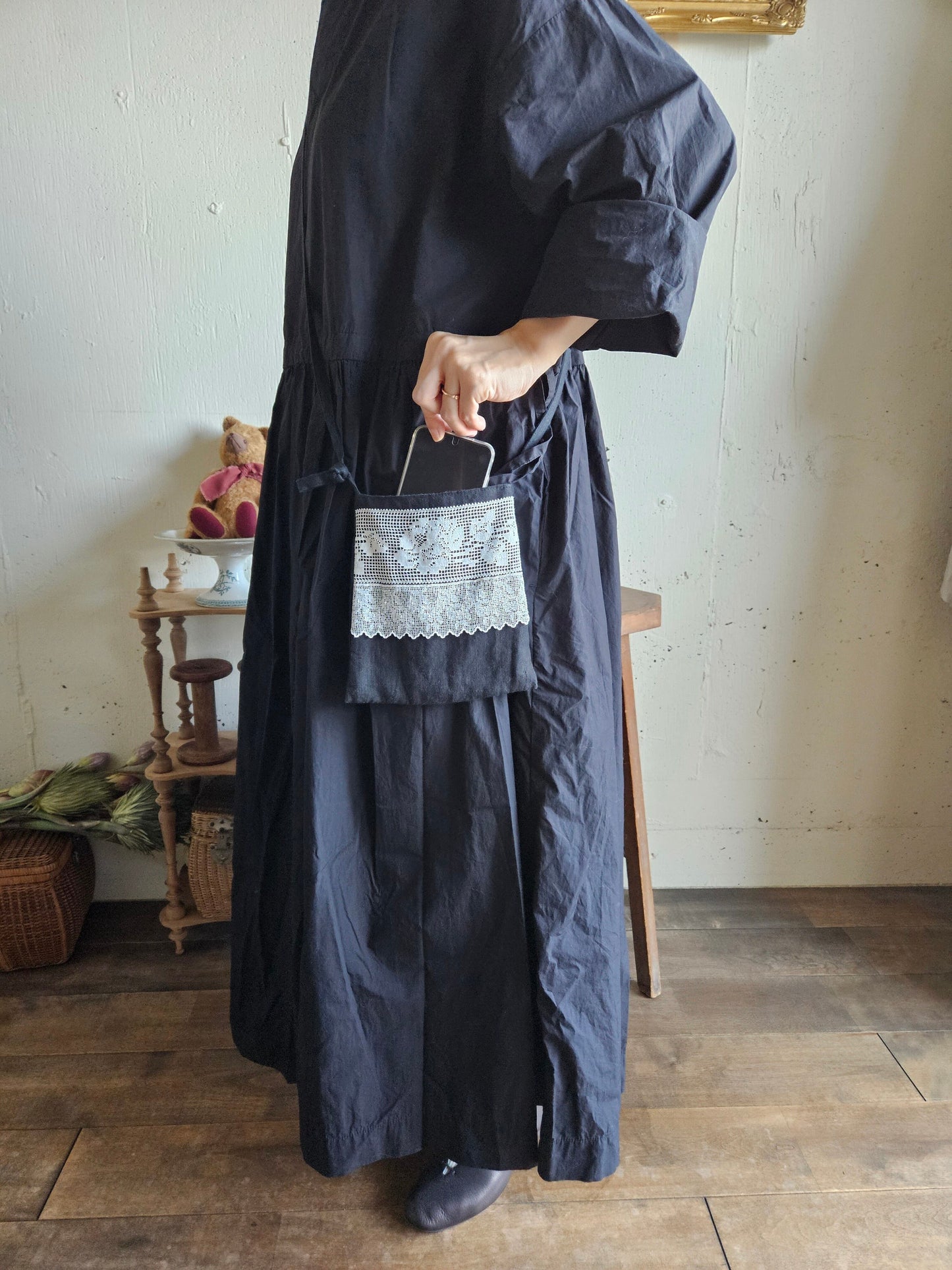 アンティークなレースのミニポシェット　スマホポーチantique lace smart phone accessories