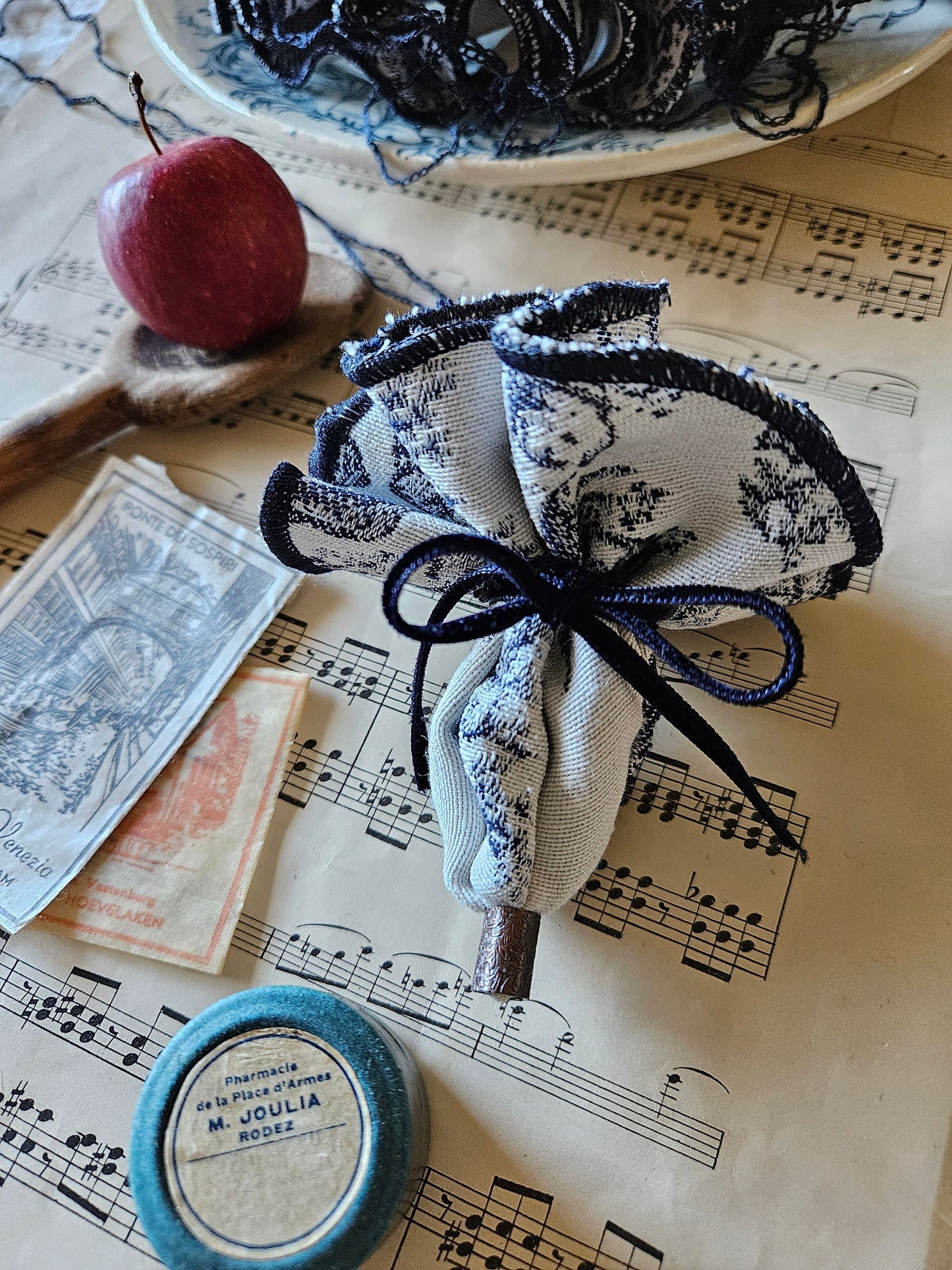 トワルドジュイ のオマモリネックレス  french goblin toile de jouy  omamori necklace