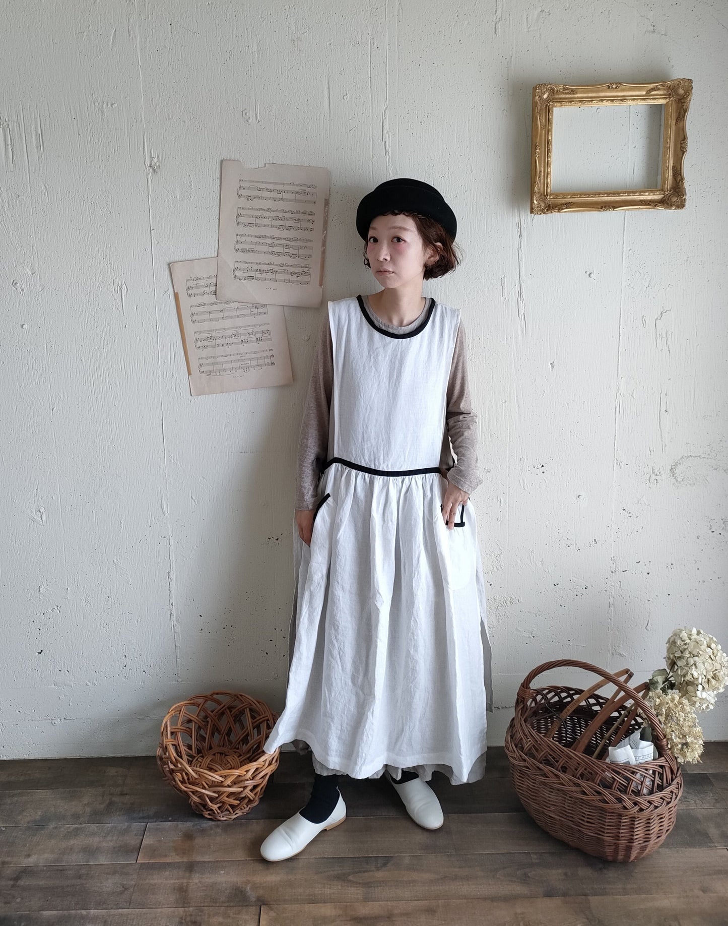 1st Anniversary《限定》パイピングエプロン　フレンチリネン　エプロンワンピース　リネンエプロンワンピース　タブリエワンピース