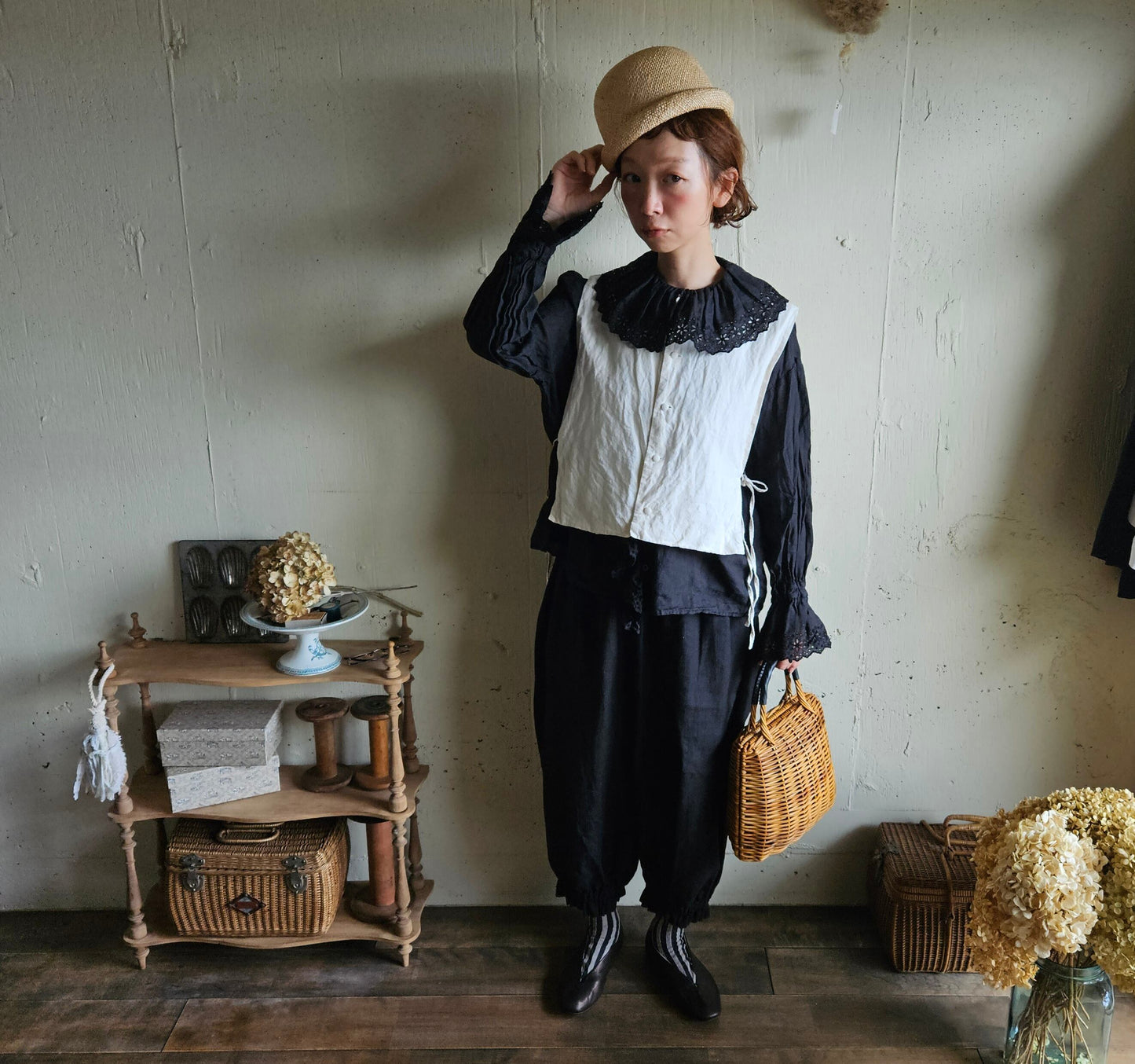 《Noir Black》Antique Lace Blouse  アンティークレースブラウス　gauze