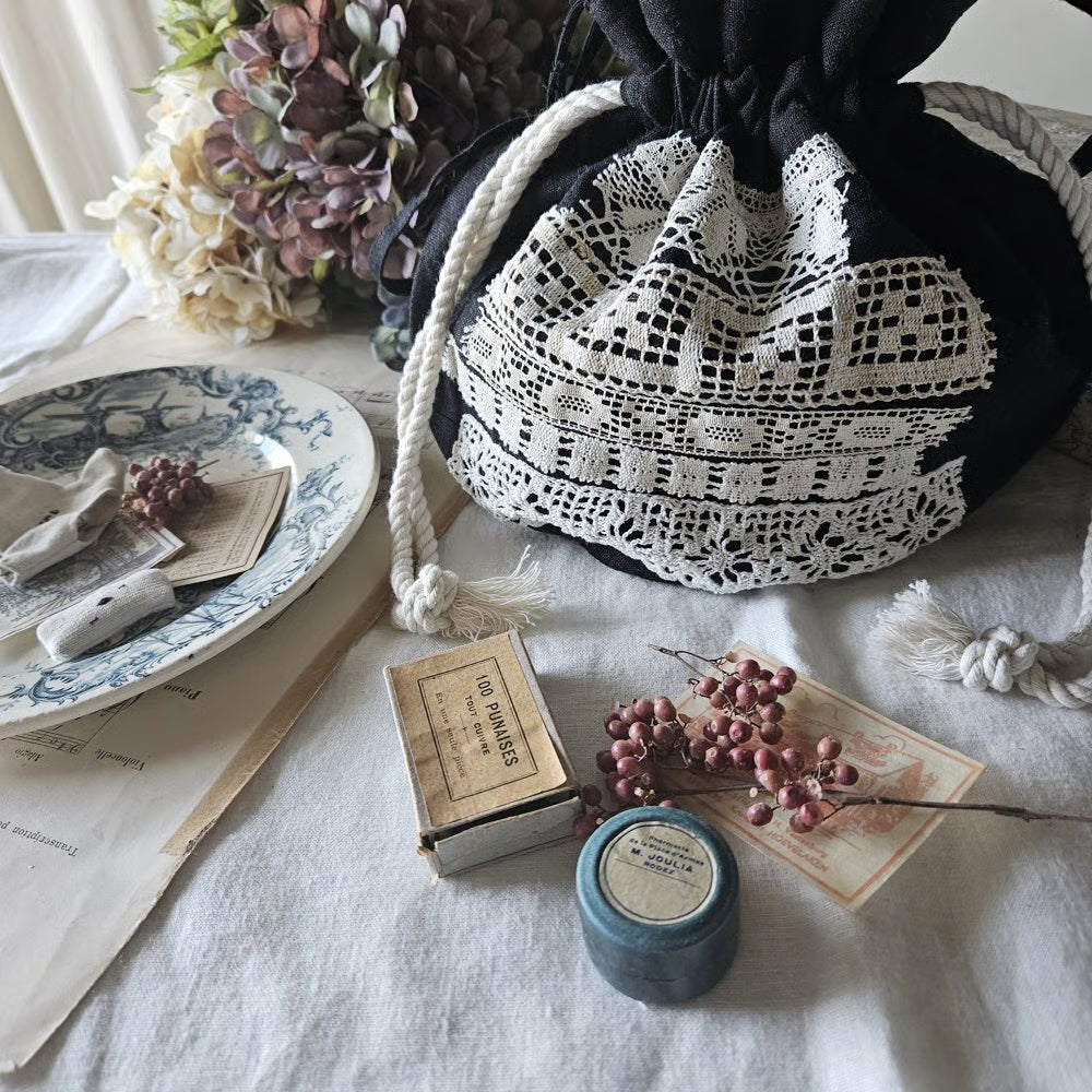 《即納》【French black】フレンチブラック Antique lace mashumallow pouch アンティークレースのマシュマロ巾着　マシュマロポーチ　ポシェット　