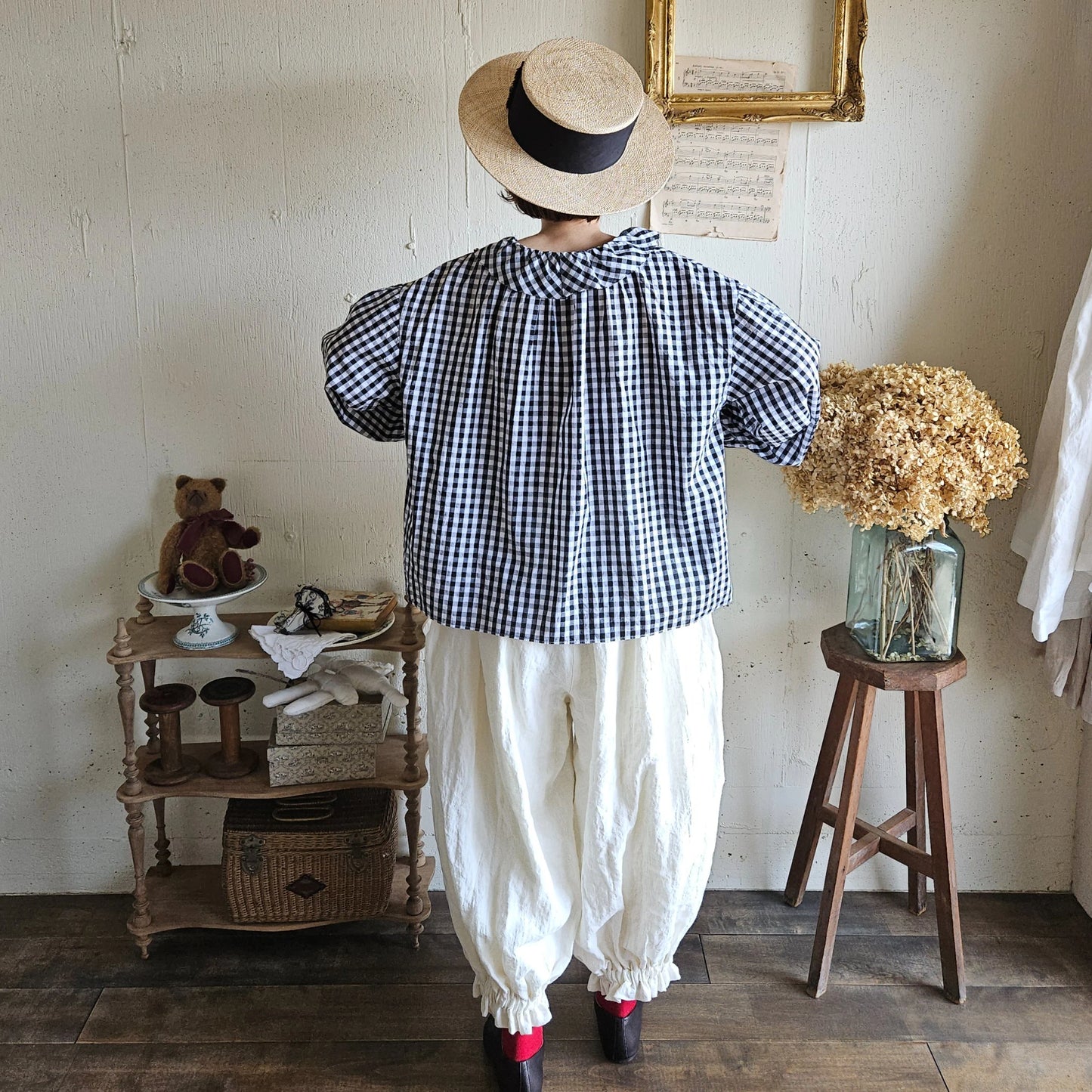 《Black》ギンガムチェックのフリルブラウスblack　ginghamcheck