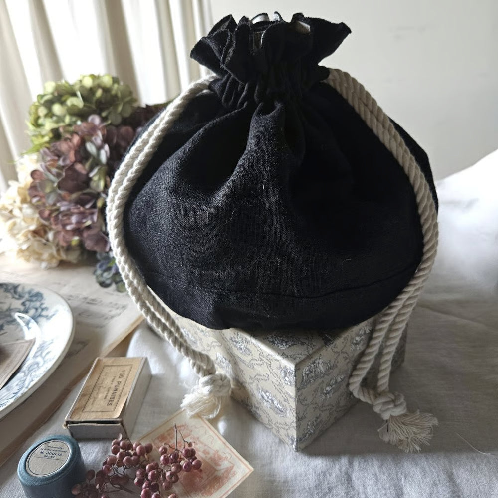 《即納》【French black】フレンチブラック Antique lace mashumallow pouch アンティークレースのマシュマロ巾着　マシュマロポーチ　ポシェット　