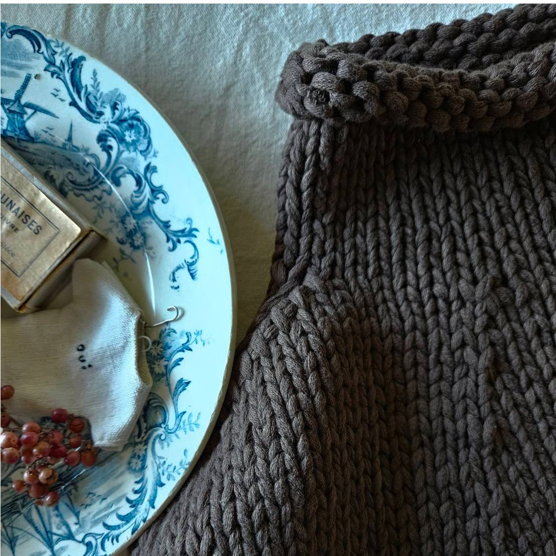 《darkbrown》ブラウンの柔らかニットポンチョ　knit poncho