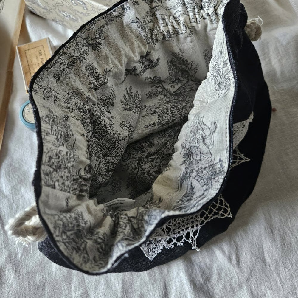 《即納》【French black】フレンチブラック Antique lace mashumallow pouch アンティークレースのマシュマロ巾着　マシュマロポーチ　ポシェット　