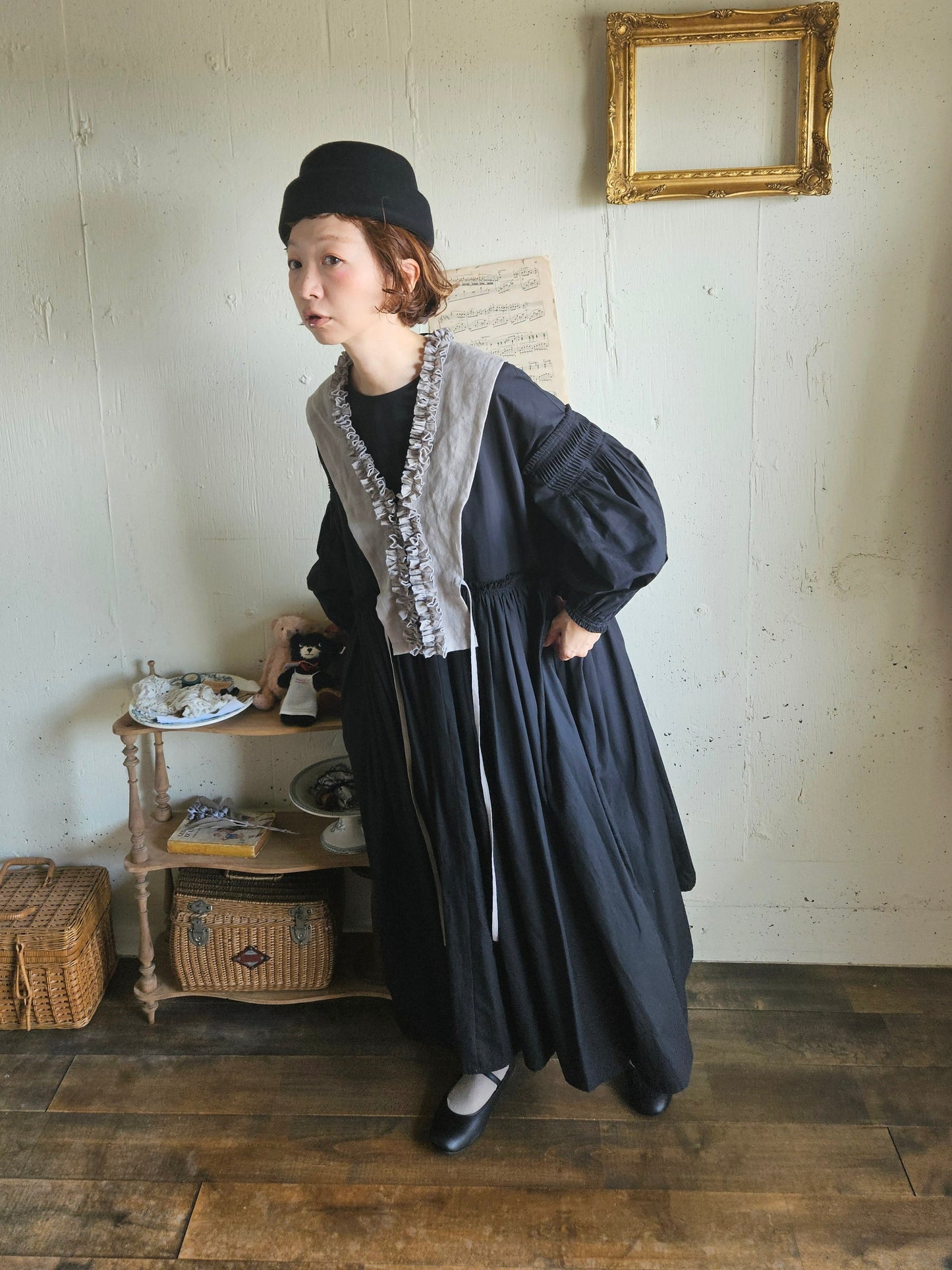 ハナビラフリルのつけ襟　サンドグレー　gray   hanabira furil collar  gray