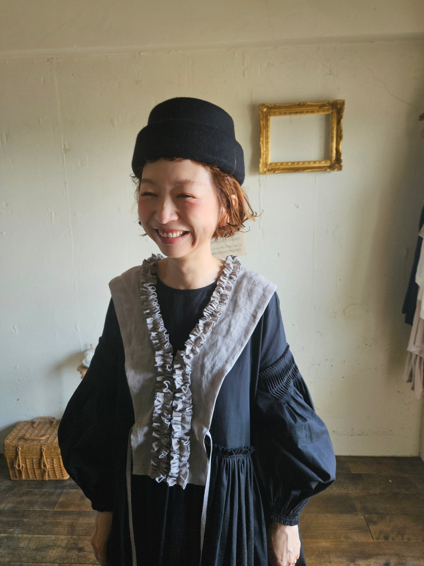 ハナビラフリルのつけ襟　サンドグレー　gray   hanabira furil collar  gray