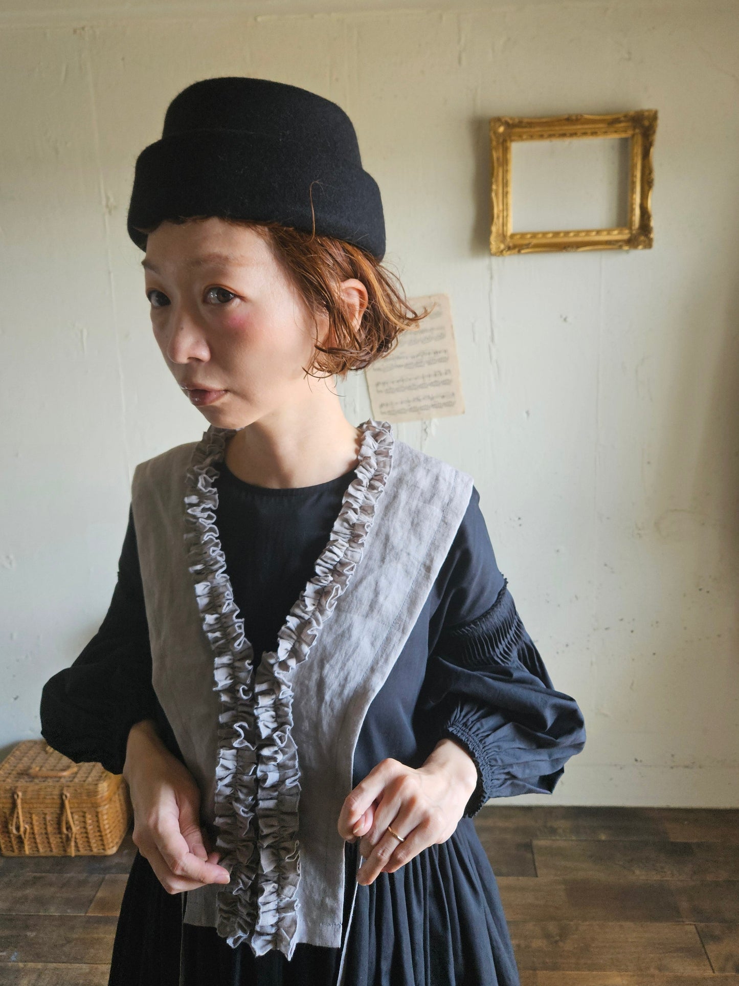 ハナビラフリルのつけ襟　サンドグレー　gray   hanabira furil collar  gray