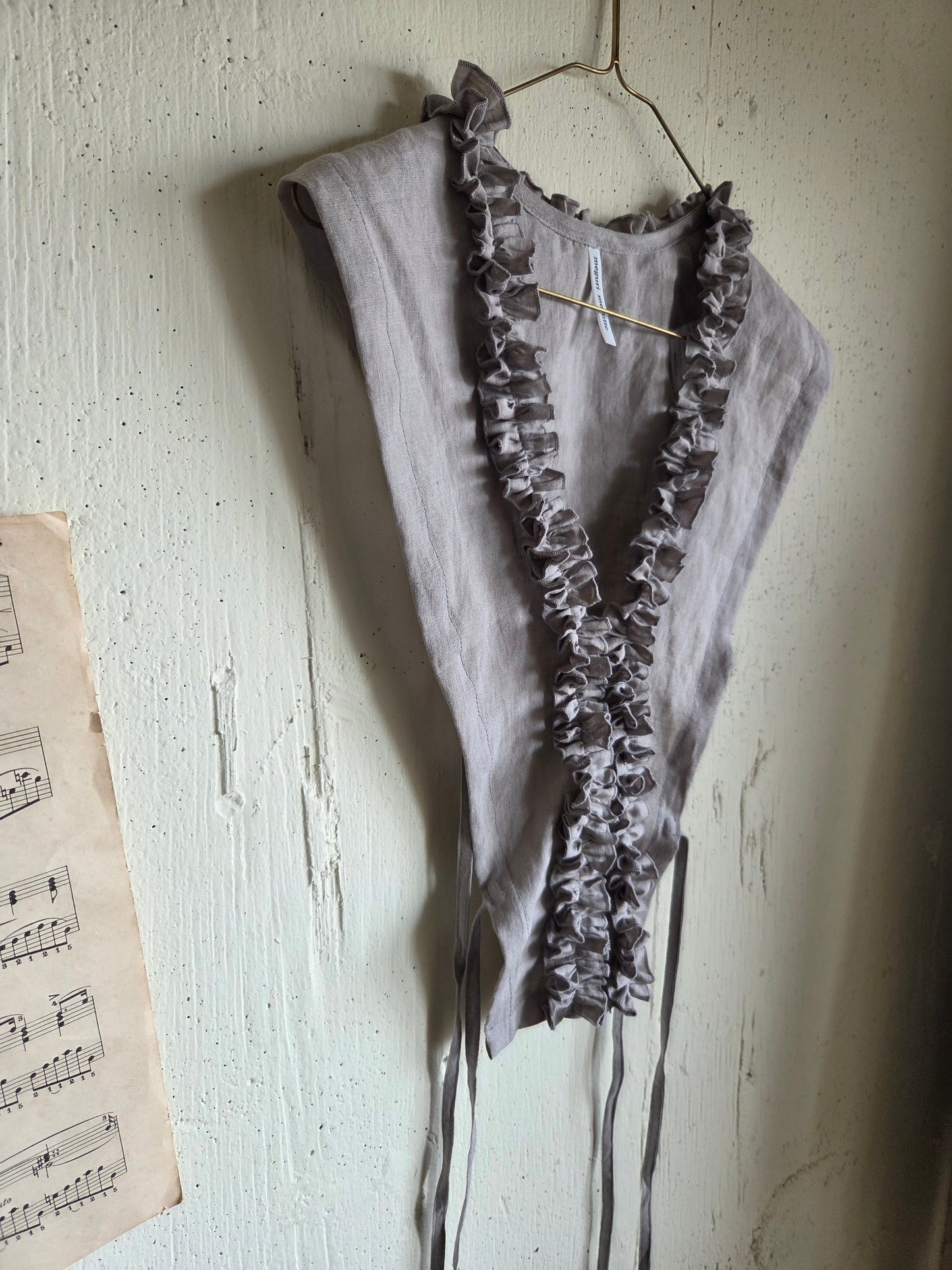 ハナビラフリルのつけ襟　サンドグレー　gray   hanabira furil collar  gray