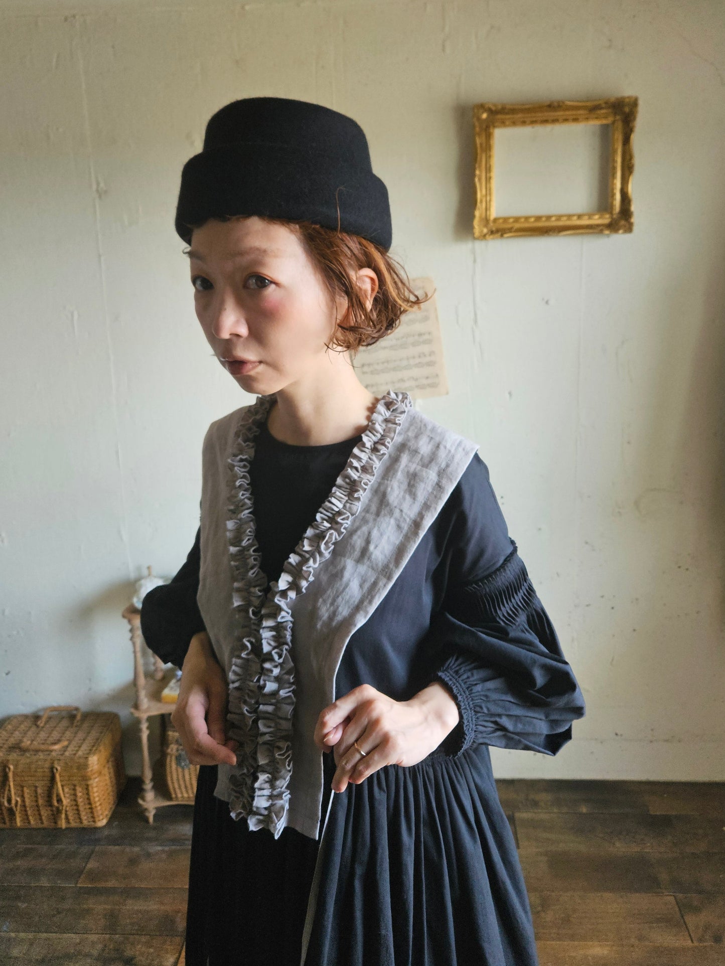 ハナビラフリルのつけ襟　サンドグレー　gray   hanabira furil collar  gray