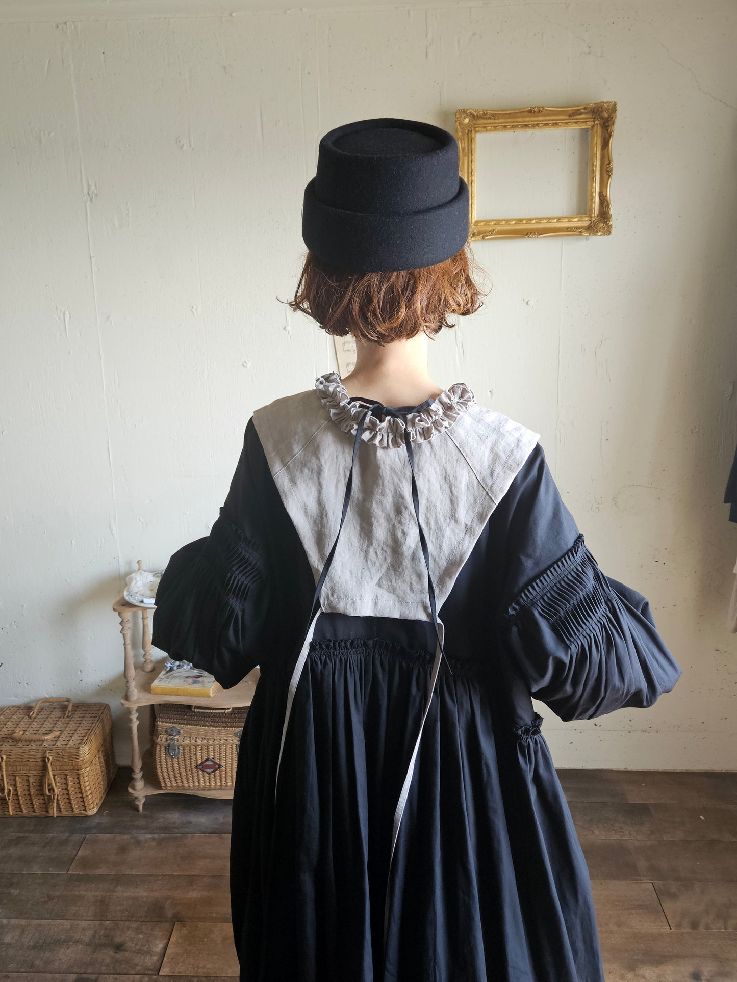 ハナビラフリルのつけ襟　サンドグレー　gray   hanabira furil collar  gray