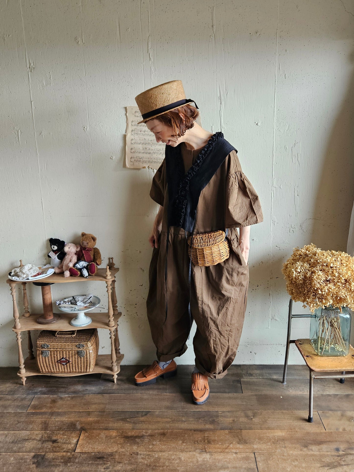 【即納】ハナビラフリルのつけ襟　black　hanabira frilled collar
