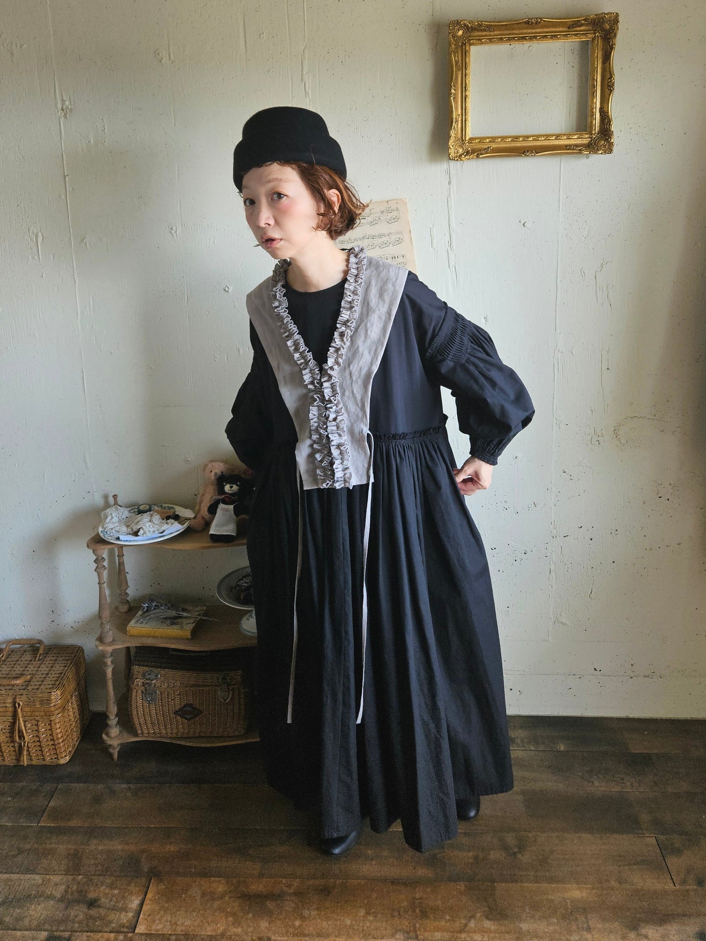 ハナビラフリルのつけ襟　サンドグレー　gray   hanabira furil collar  gray