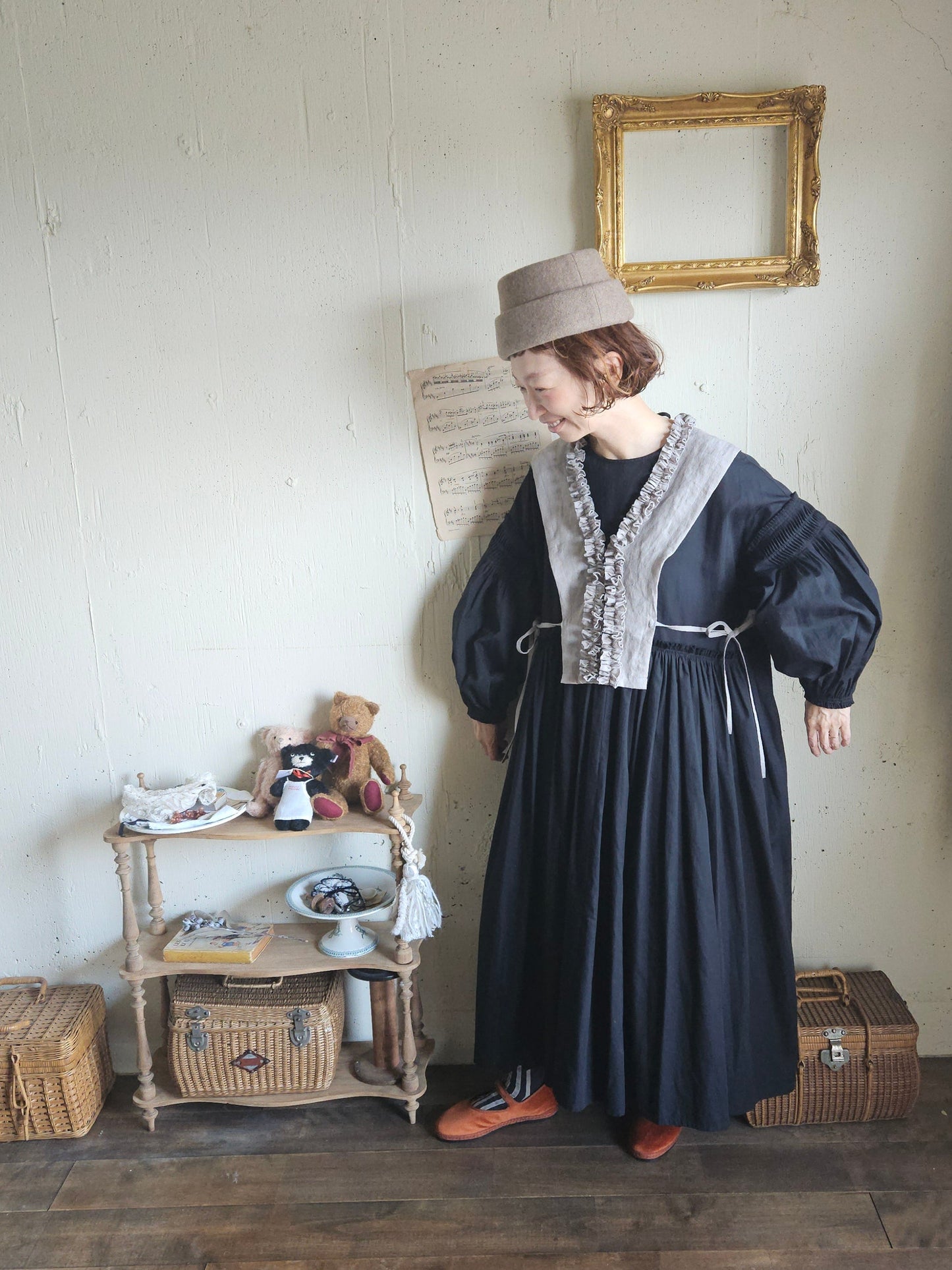 ハナビラフリルのつけ襟　サンドグレー　gray   hanabira furil collar  gray
